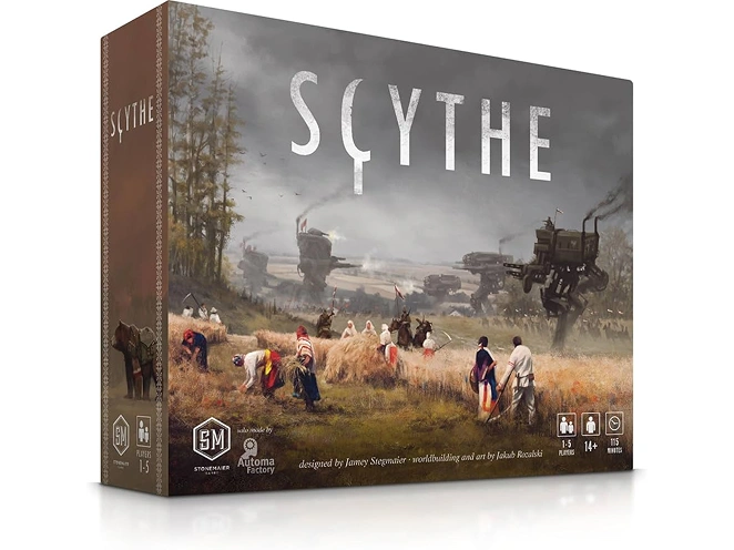 De doos van het bordspel Scythe toont een alternatieve geschiedenis met mechs en een landelijk landschap, waarbij een strategisch spel met engine-building en gebiedscontrole centraal staat.